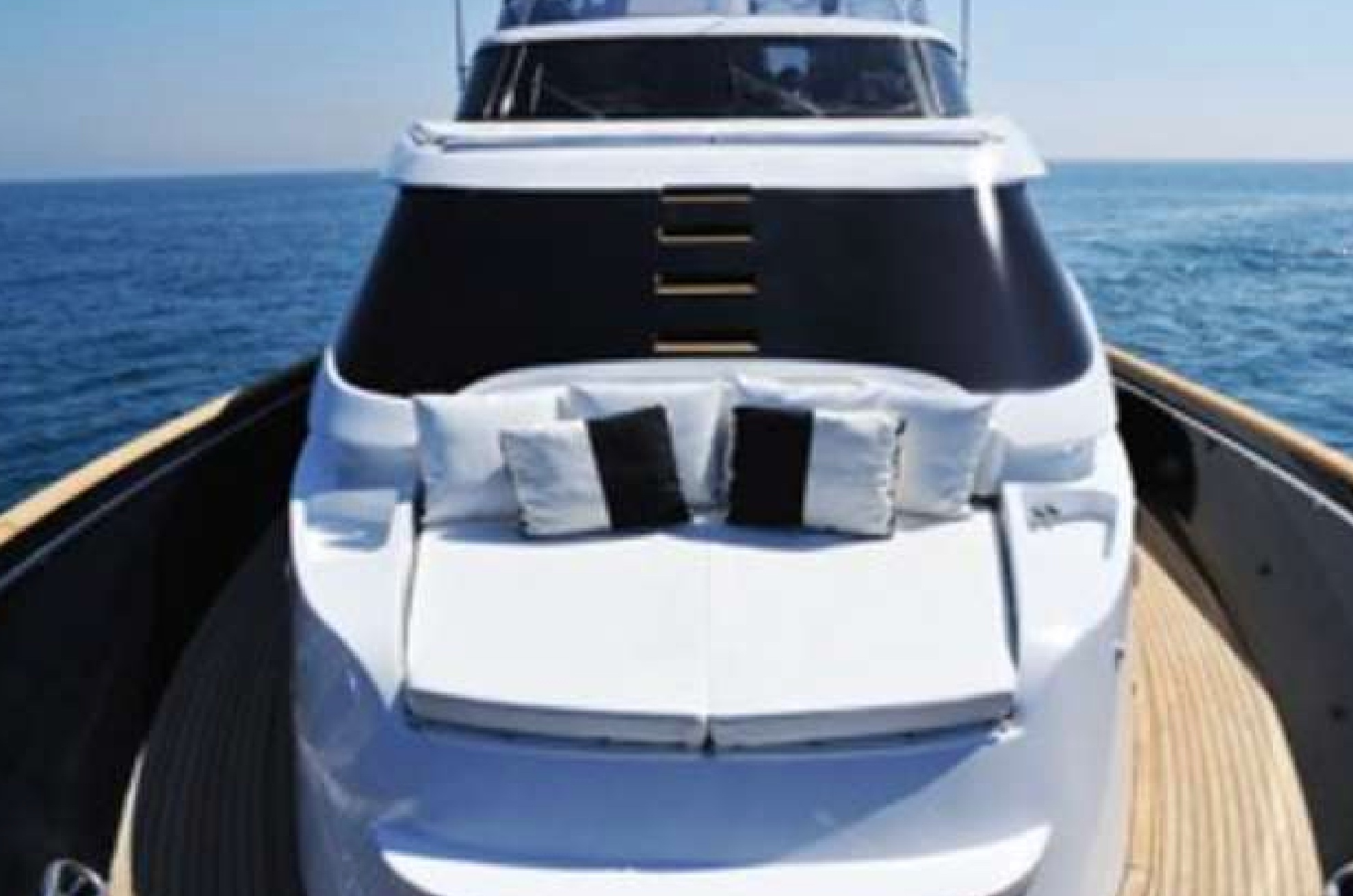 Petardo C is a luxury yacht that offers great exterior and interior areas, with a contemporary flair, creating a relaxed atmosphere.