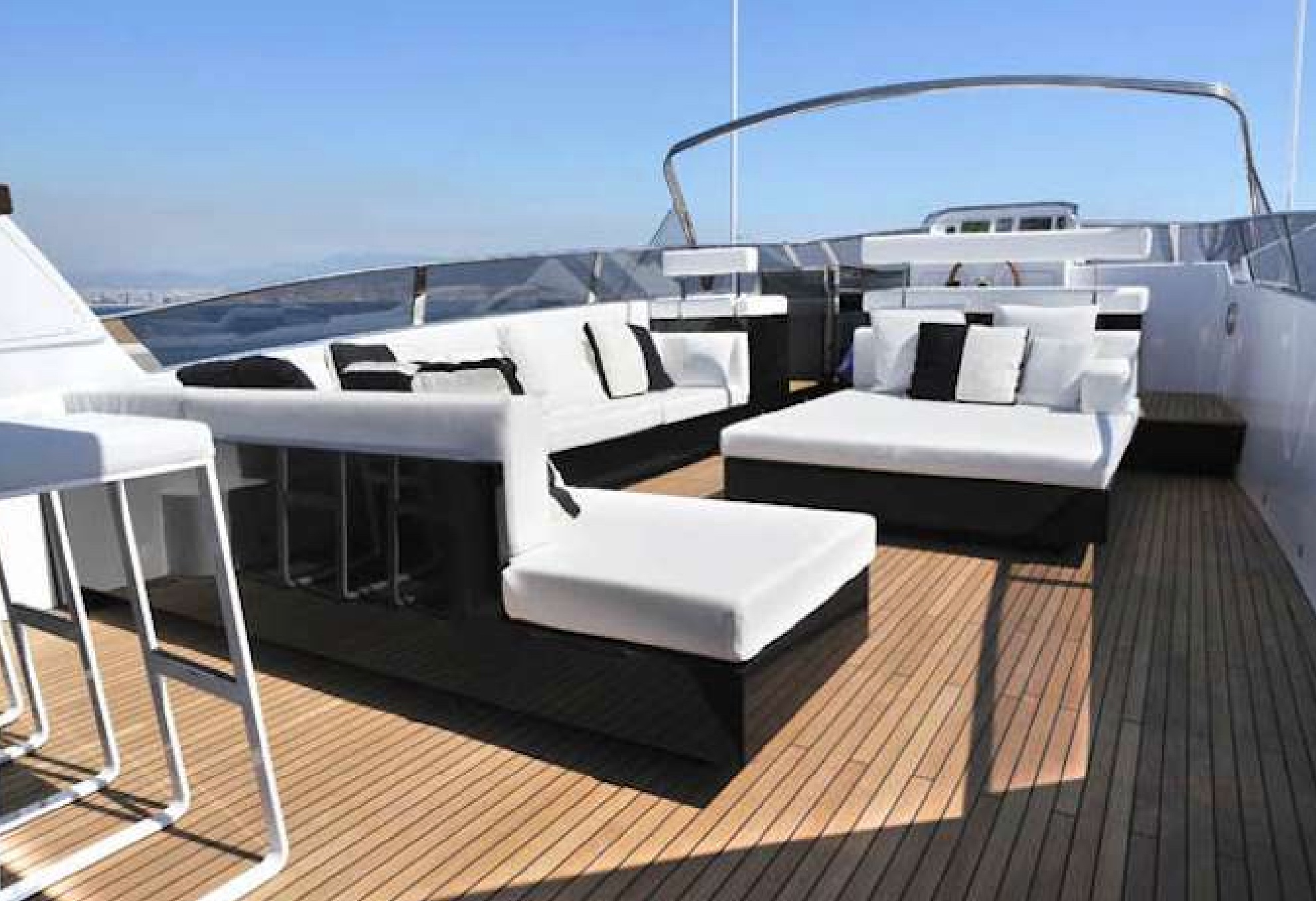 Petardo C is a luxury yacht that offers great exterior and interior areas, with a contemporary flair, creating a relaxed atmosphere.