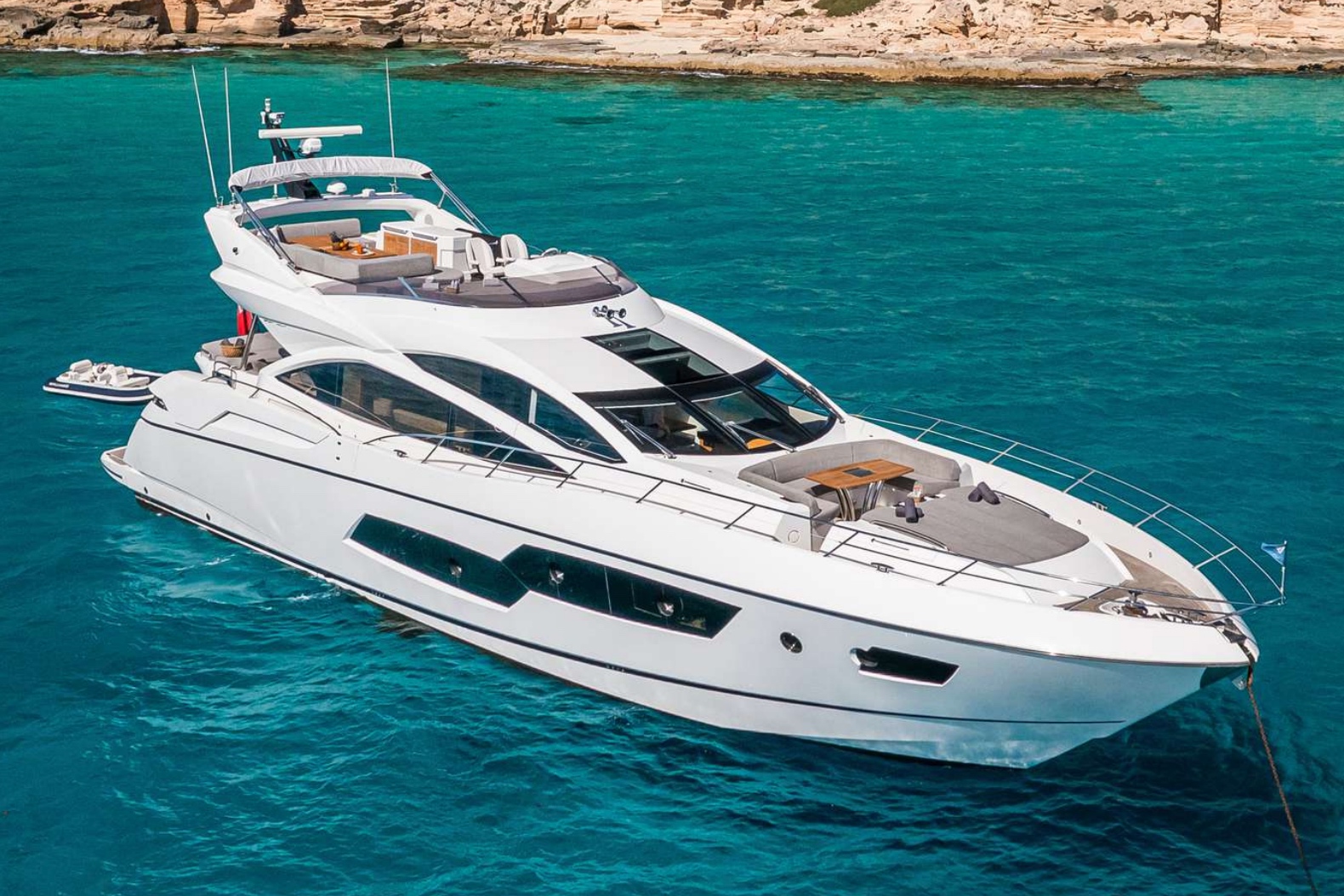 seawater-sunseeker-1 Built in 2015 at the famous Sunseeker shipyard, Seawater prides herself with sleek and stylish lines.