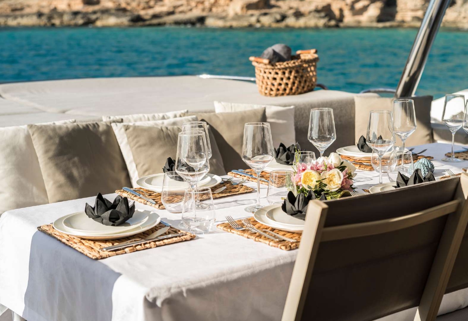 Built in 2015 at the famous Sunseeker shipyard, Seawater prides herself with sleek and stylish lines.