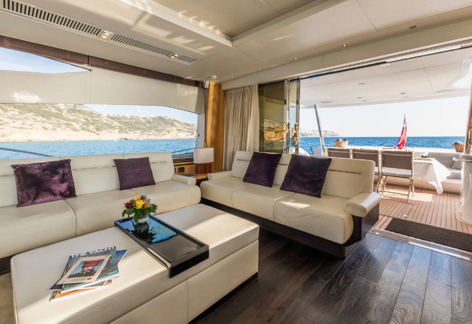 Built in 2015 at the famous Sunseeker shipyard, Seawater prides herself with sleek and stylish lines.