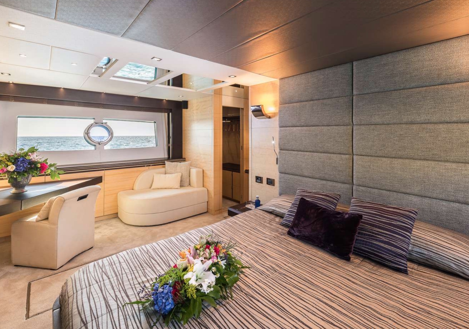 Built in 2015 at the famous Sunseeker shipyard, Seawater prides herself with sleek and stylish lines.