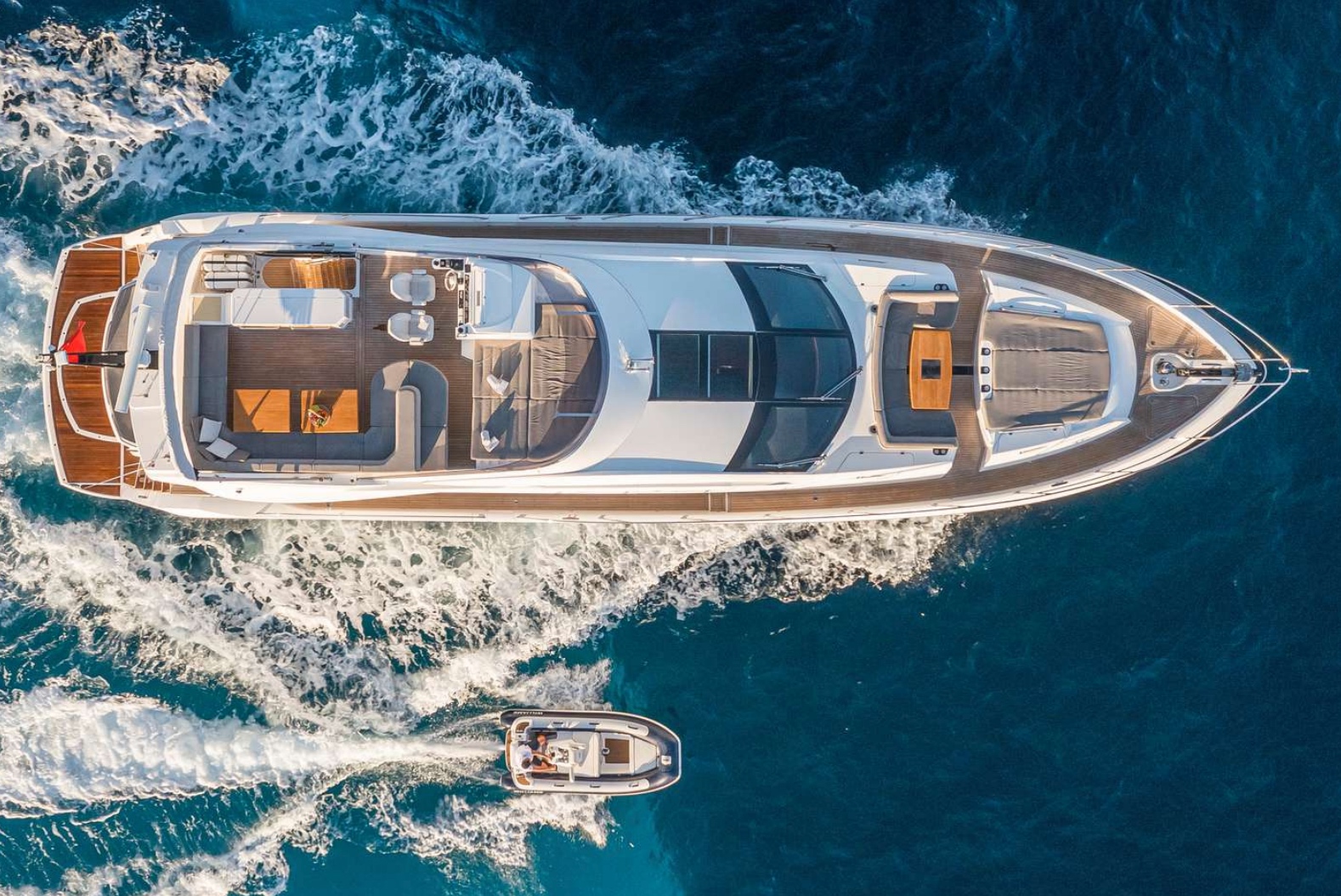 Built in 2015 at the famous Sunseeker shipyard, Seawater prides herself with sleek and stylish lines.