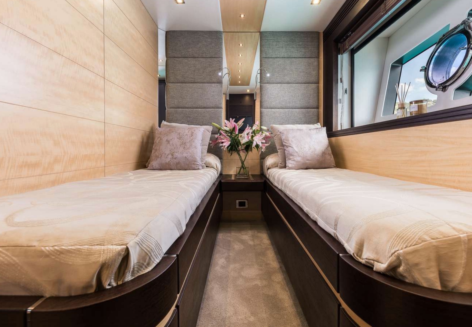 Built in 2015 at the famous Sunseeker shipyard, Seawater prides herself with sleek and stylish lines.