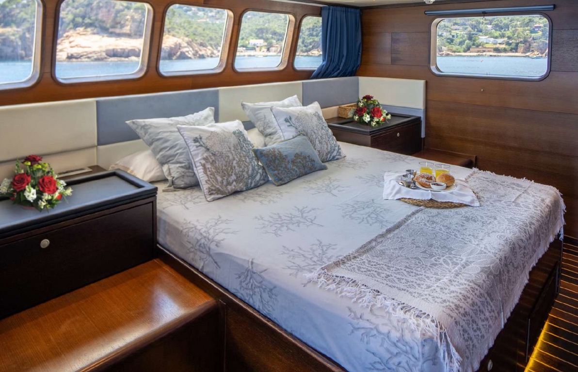 Semaya Navetta is one of our finest charter options.