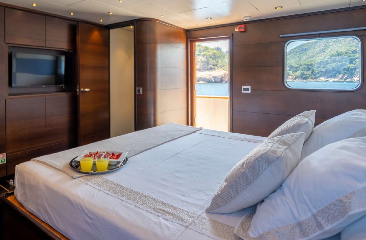 Semaya Navetta is one of our finest charter options.