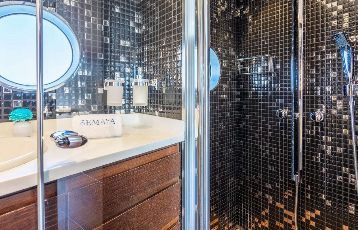 Semaya Navetta is one of our finest charter options.