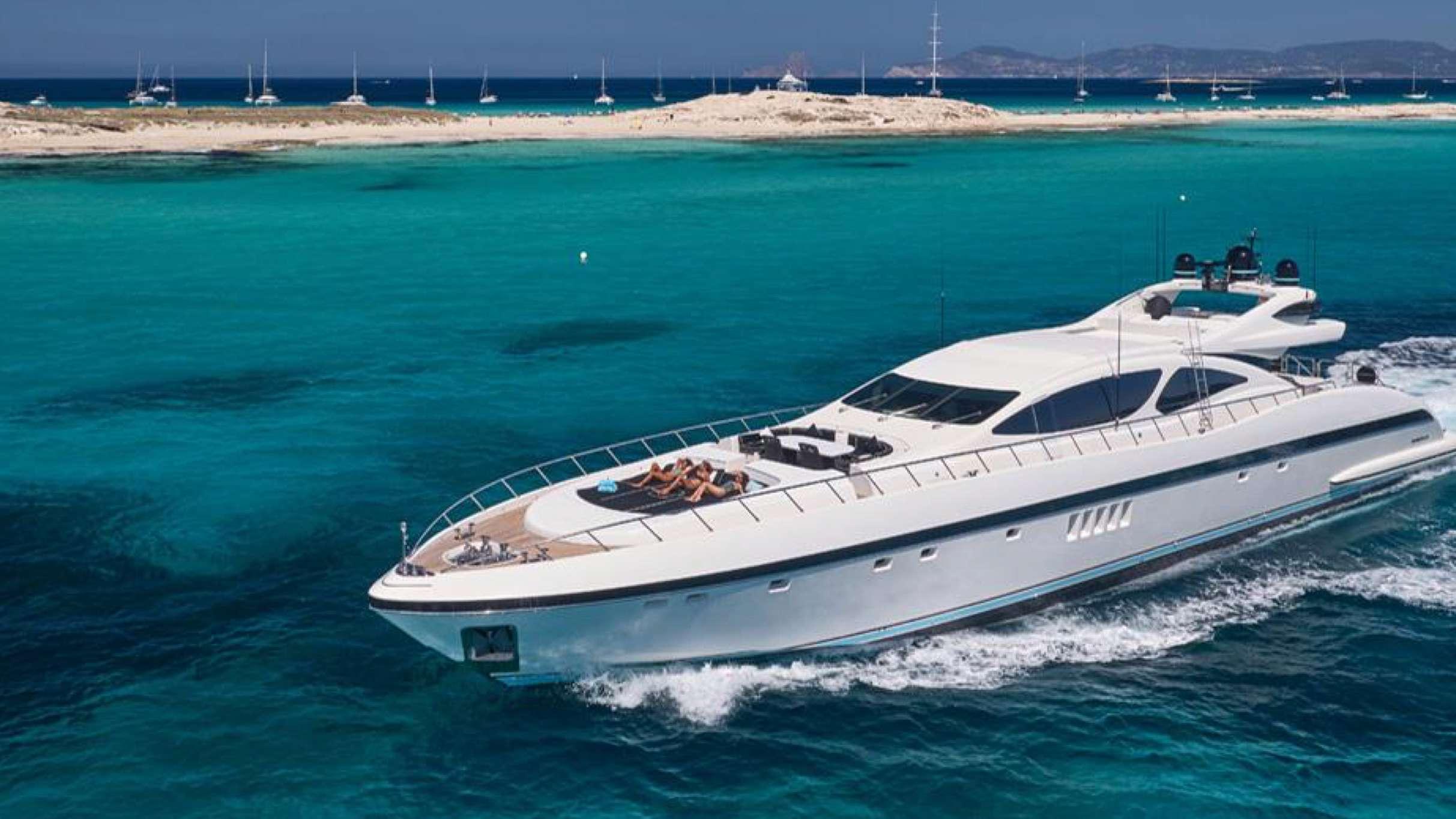 yacht-sane-0 Shane offers a high performance super yacht with an exclusive & chic interior areas.