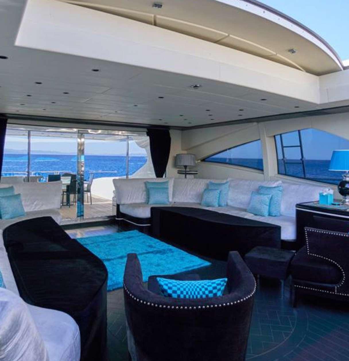 Shane offers a high performance super yacht with an exclusive & chic interior areas.