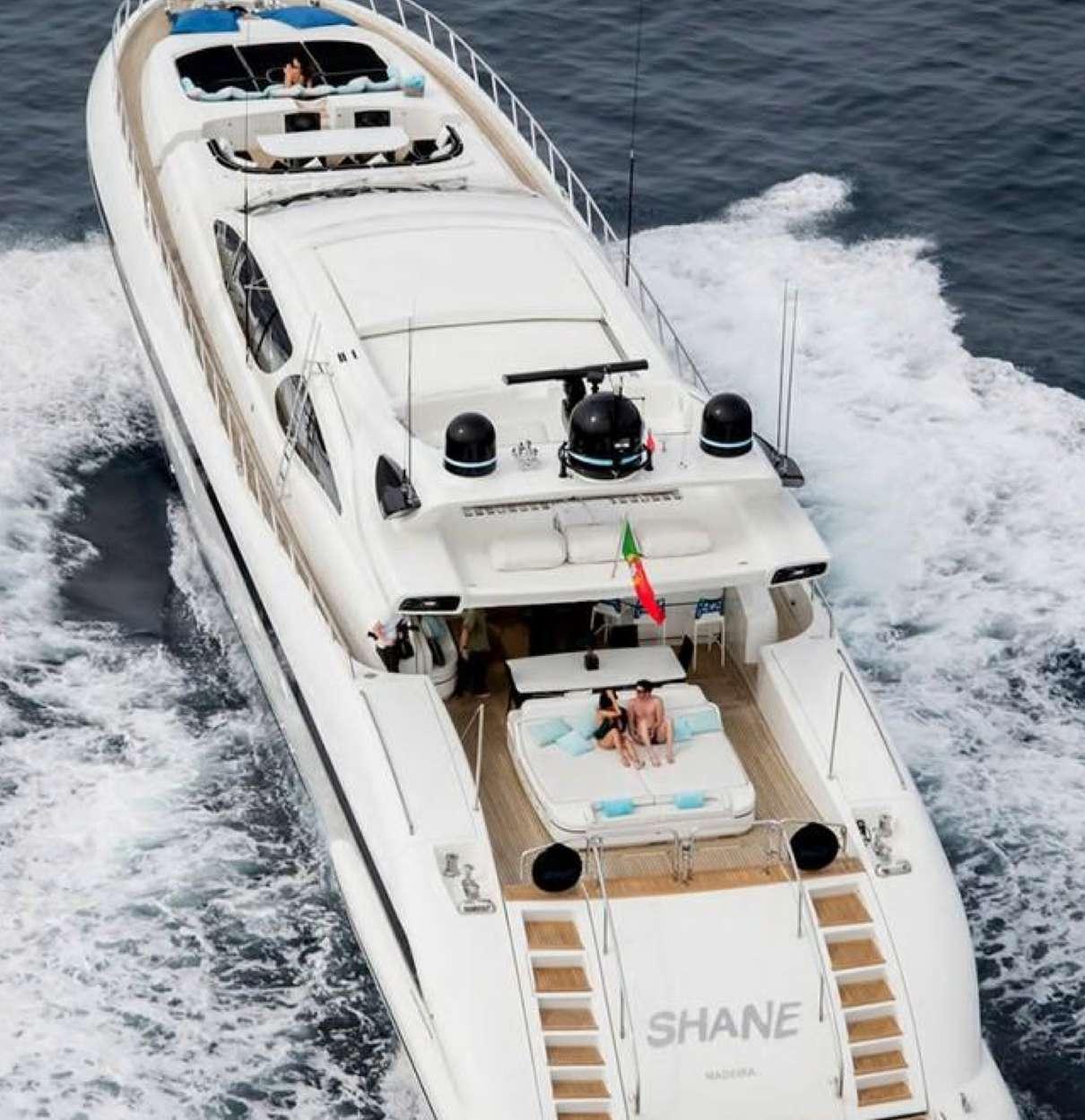 Shane offers a high performance super yacht with an exclusive & chic interior areas.