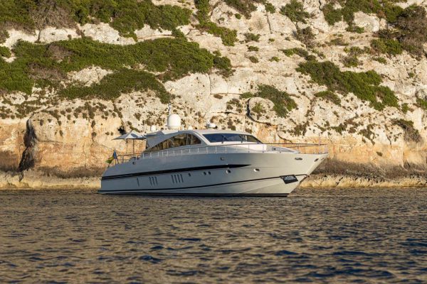 Churri is a luxury motor yacht. It feels divine as there is lots of space to enjoy the Mediterranean sun. 